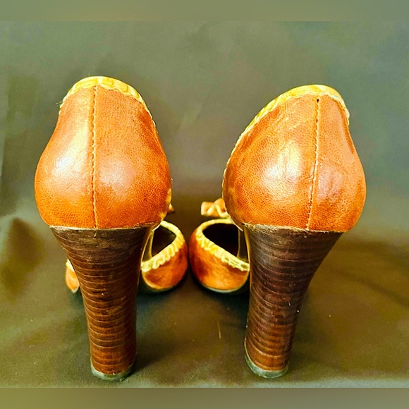 Retro Vintage Leather Rose Pumps, Spain Size 36 - Picture 5 of 5